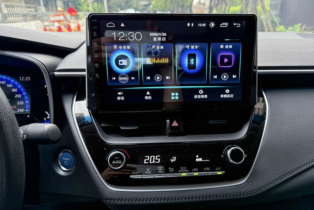 TOYOTA豐田 COROLLA ALTIS HYBRID  第13張相片