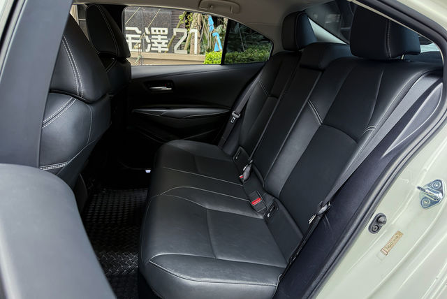 TOYOTA豐田 COROLLA ALTIS HYBRID  第16張相片