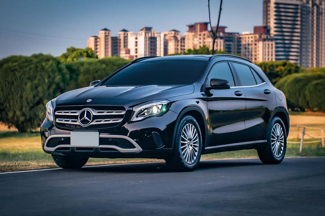 M-BENZ賓士 GLA180  第1張相片