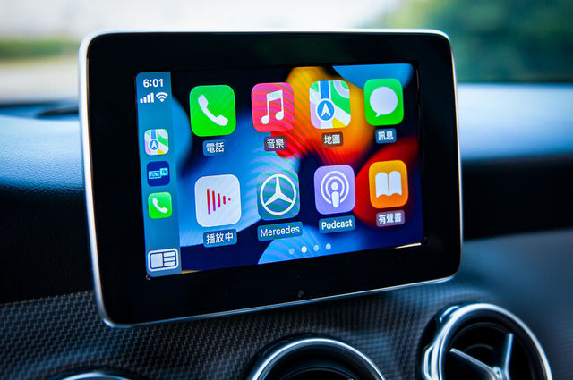 M-BENZ賓士 GLA180  第7張相片