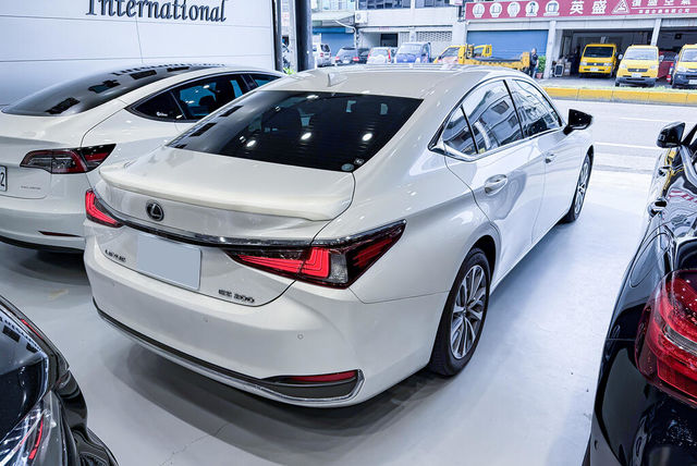 LEXUS凌志 ES200  第2張相片
