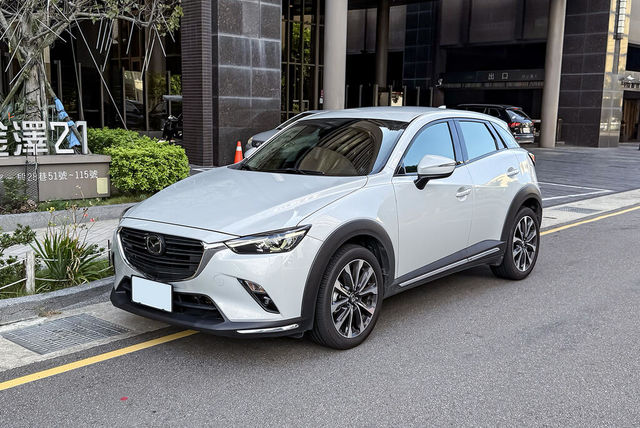 MAZDA馬自達 CX-3  第1張相片
