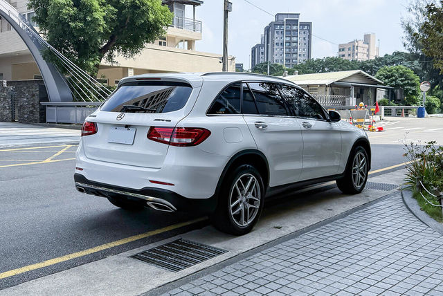 M-BENZ賓士 GLC300  第2張相片