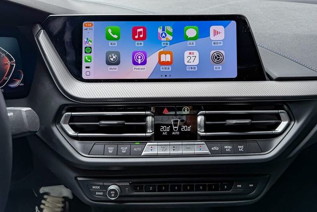 BMW寶馬 218I M SPORT  第8張相片