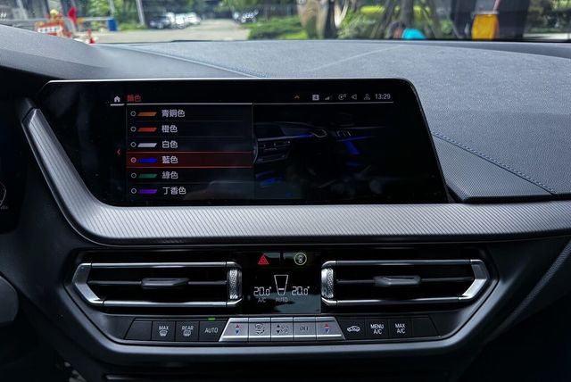 BMW寶馬 218I M SPORT  第11張相片