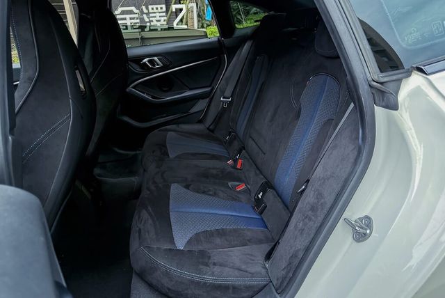 BMW寶馬 218I M SPORT  第14張相片