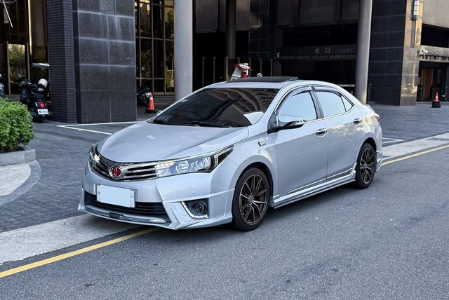 TOYOTA豐田 ALTIS  第1張相片