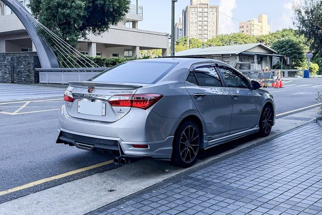 TOYOTA豐田 ALTIS  第2張相片