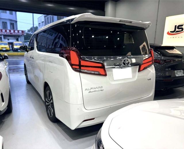 TOYOTA豐田 ALPHARD  第2張相片