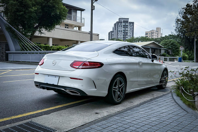 M-BENZ賓士 C180 COUPE  第2張相片