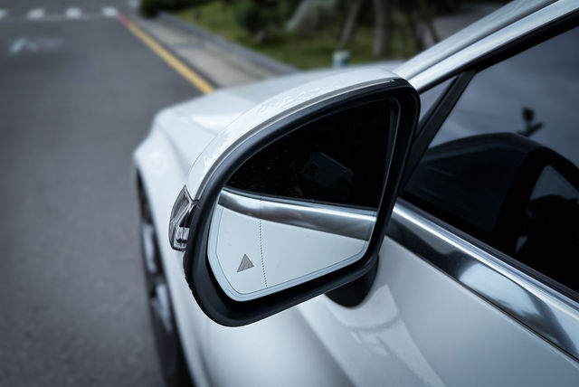 M-BENZ賓士 C180 COUPE  第4張相片