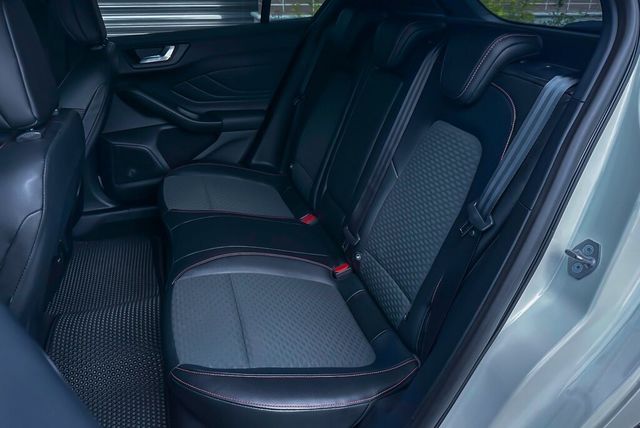 FORD福特 FOCUS  第14張相片