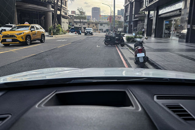 BMW寶馬 X1  第8張相片