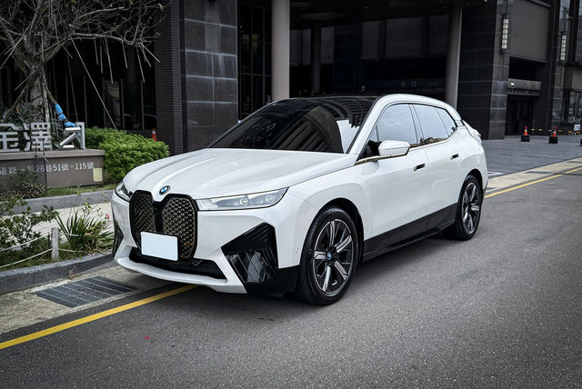 BMW寶馬 IX XDRIVE40  第1張相片