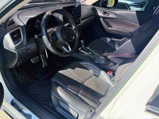 MAZDA馬自達 MAZDA 3  第3張相片