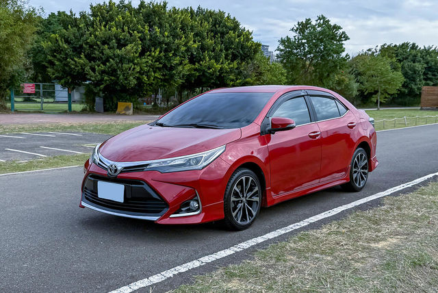 TOYOTA豐田 ALTIS  第1張相片