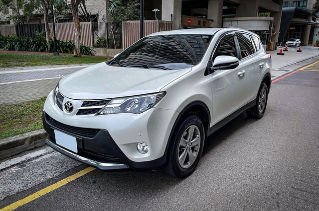 TOYOTA豐田 RAV4  第1張相片