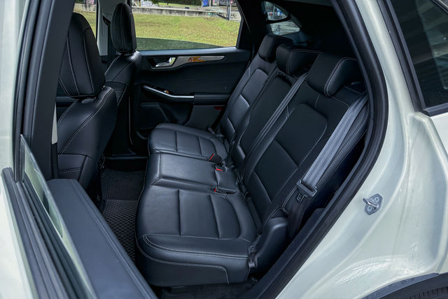 FORD福特 KUGA  第12張相片