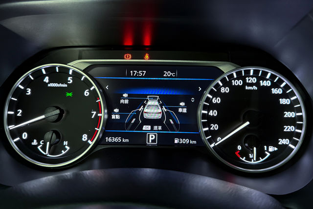 NISSAN日產 SENTRA  第7張相片