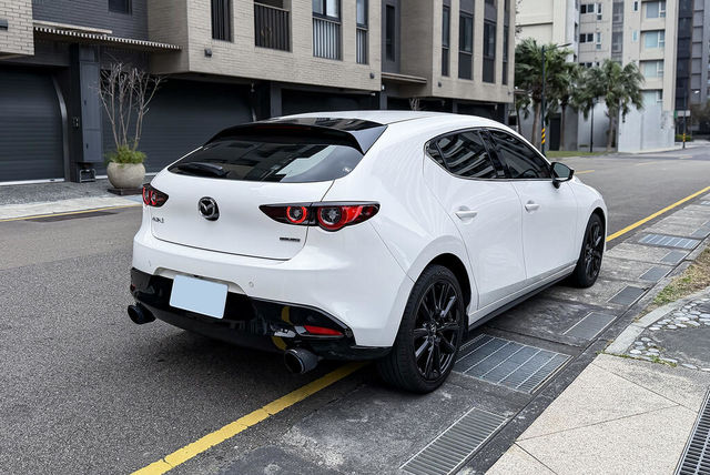 MAZDA馬自達 MAZDA 3  第1張相片
