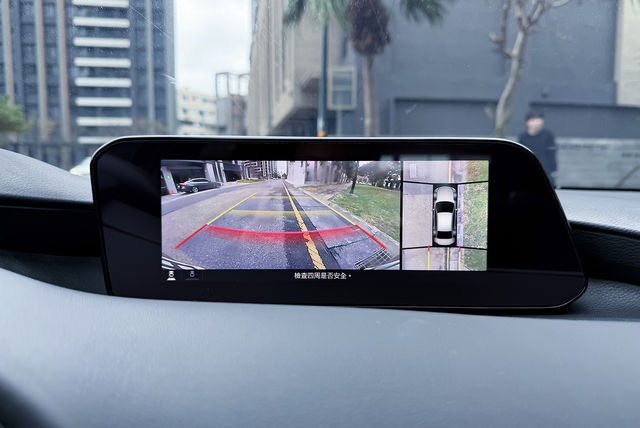 MAZDA馬自達 MAZDA 3  第7張相片