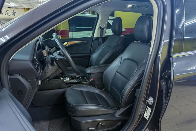 FORD福特 KUGA  第8張相片