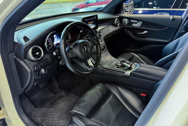 M-BENZ賓士 GLC300  第6張相片