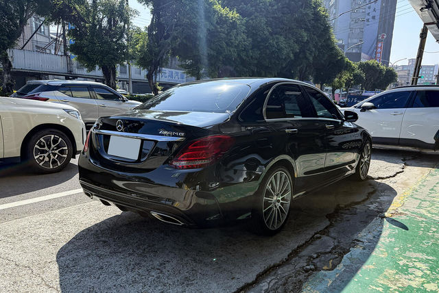 M-BENZ賓士 C300  第2張相片