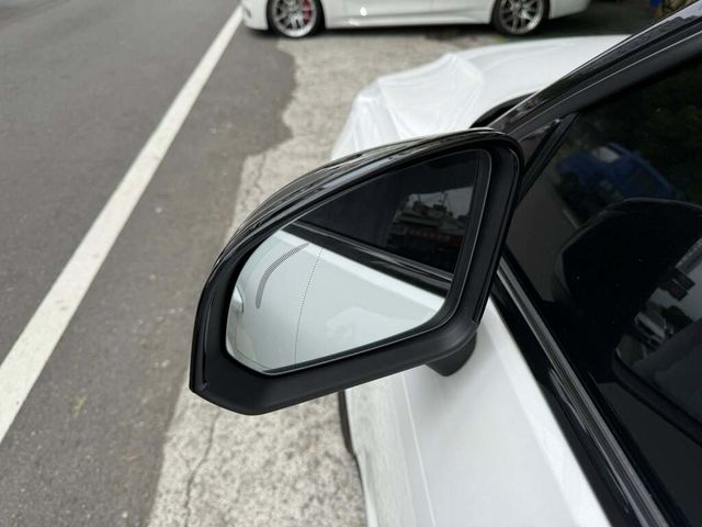 VOLVO富豪 XC40 B5  第7張相片