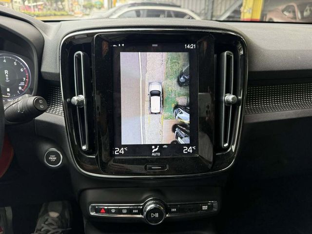 VOLVO富豪 XC40 B5  第10張相片
