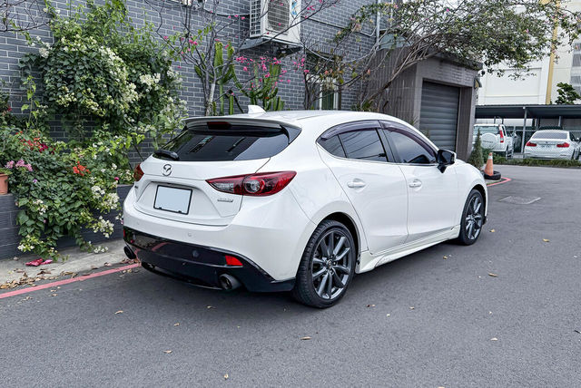 MAZDA馬自達 MAZDA 3  第2張相片