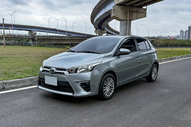 TOYOTA豐田 YARIS  第1張相片