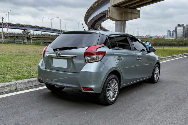TOYOTA豐田 YARIS  第2張相片
