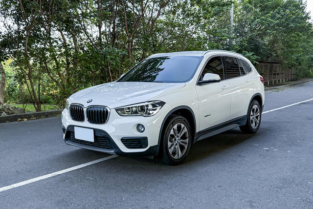 BMW寶馬 X1  第1張相片