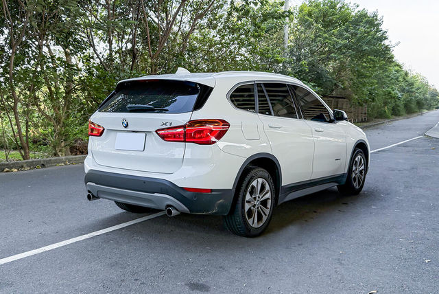 BMW寶馬 X1  第2張相片