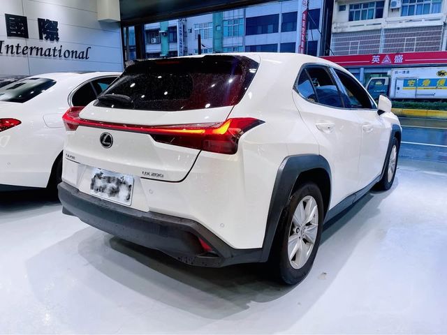 LEXUS凌志 UX200  第2張相片