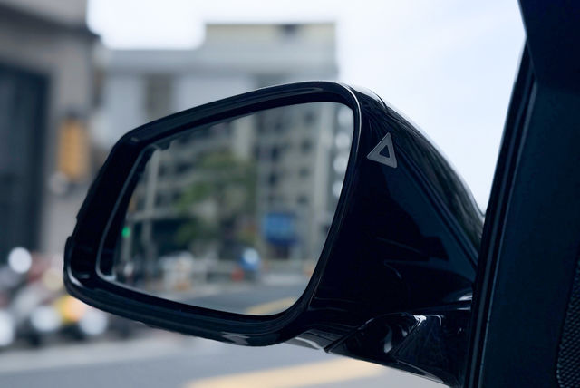 BMW寶馬 320I M SPORT  第3張相片