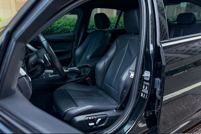 BMW寶馬 320I M SPORT  第10張相片