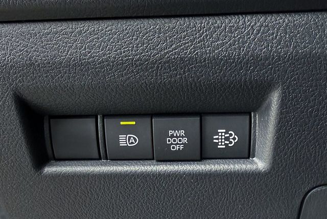 TOYOTA豐田 GRANVIA  第12張相片