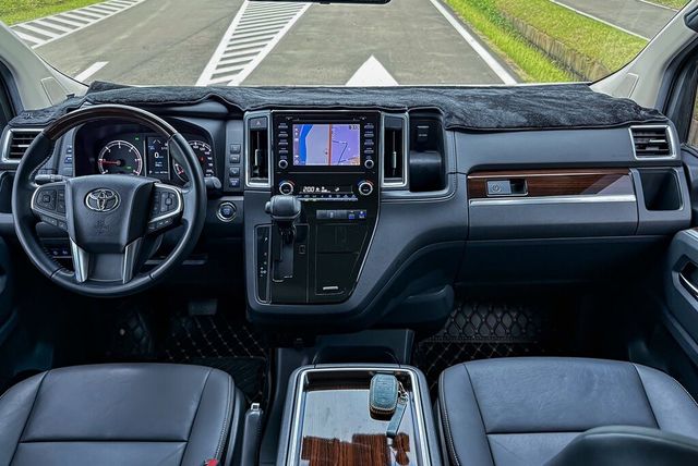 TOYOTA豐田 GRANVIA  第15張相片