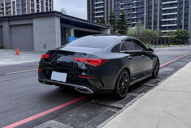 M-BENZ賓士 CLA250  第2張相片