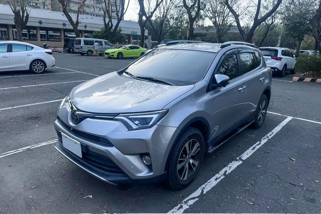 TOYOTA豐田 RAV4  第1張相片