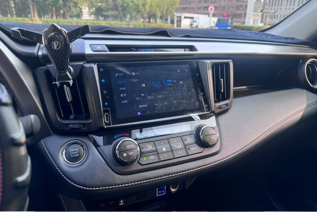 TOYOTA豐田 RAV4  第5張相片