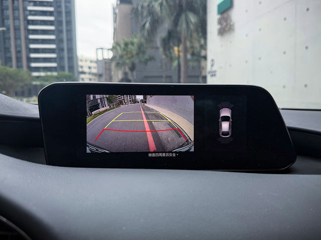 MAZDA馬自達 MAZDA 3  第7張相片