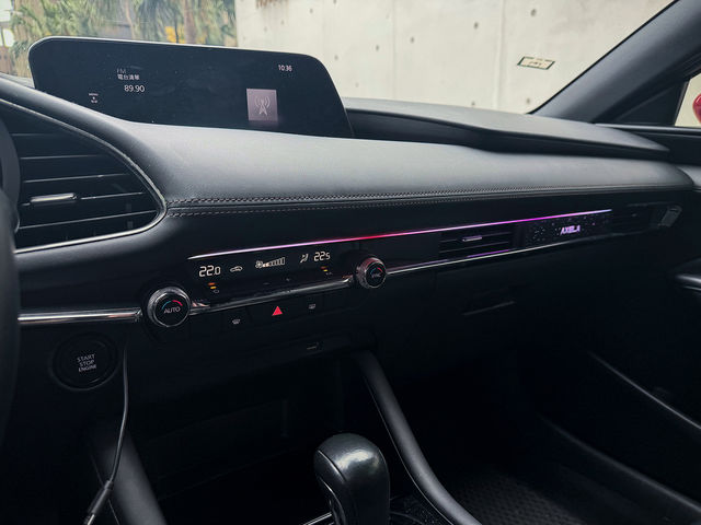 MAZDA馬自達 MAZDA 3  第8張相片