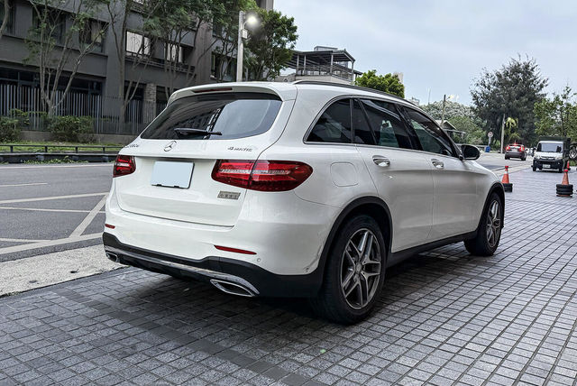 M-BENZ賓士 GLC220D  第2張相片