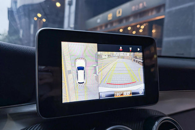 M-BENZ賓士 GLC220D  第7張相片