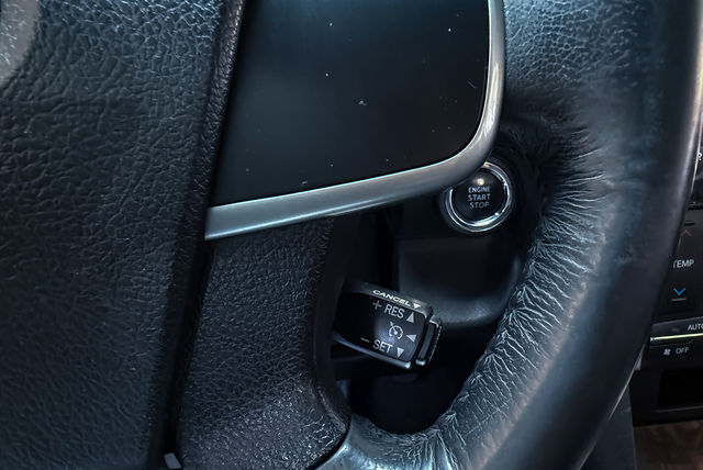 TOYOTA豐田 CAMRY  第9張相片