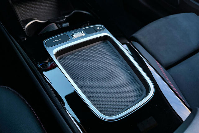 M-BENZ賓士 A180  第6張相片