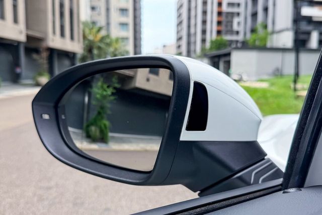 VOLKSWAGEN福斯 GOLF GTI  第4張相片